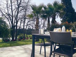 Hotel Le Chateau Des Cinq Cantons Carpentras Exterior foto